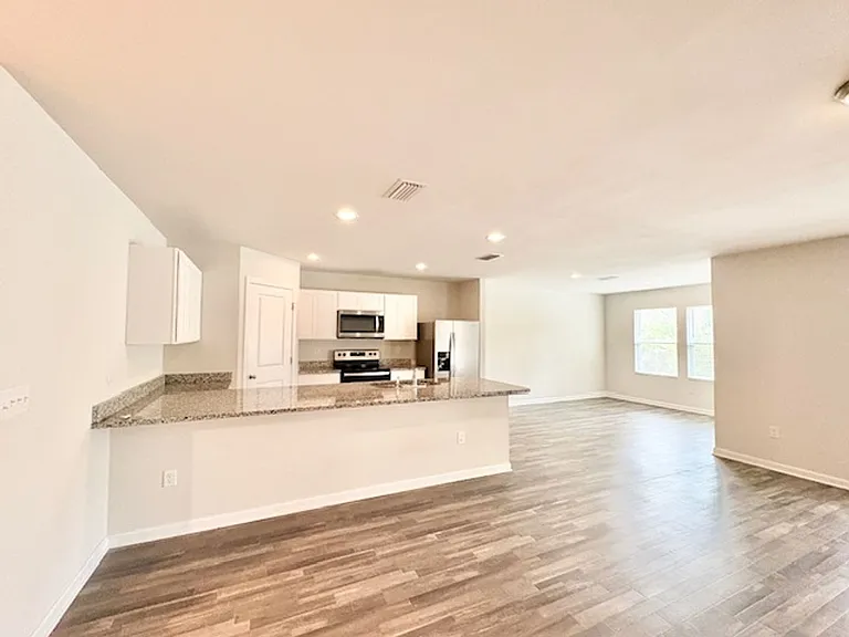 462 Whispering Creek Ave — Photo 17