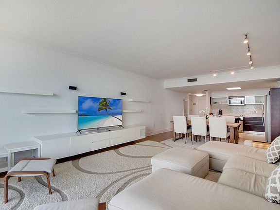3rd image of 1900 N Bayshore Dr APT 1802