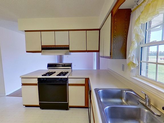 5th image of 7451 Wallace Hwy