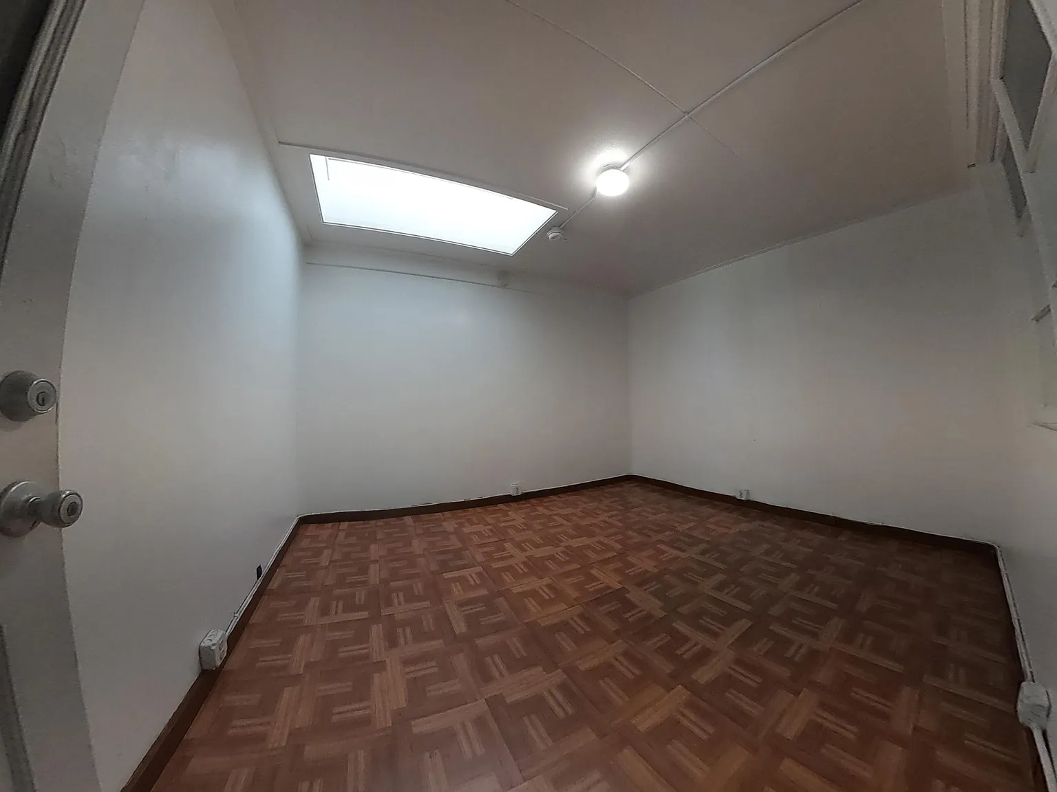 Studio, $525 — Photo 1