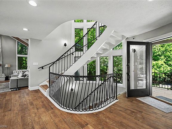 5th image of 5031 Stone Ridge Dr