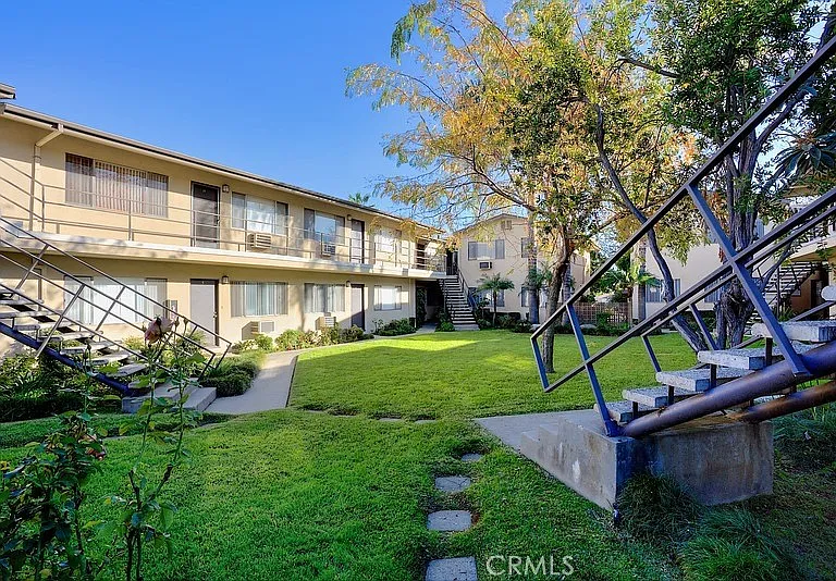 1119 W Duarte Rd #4 — Photo 1