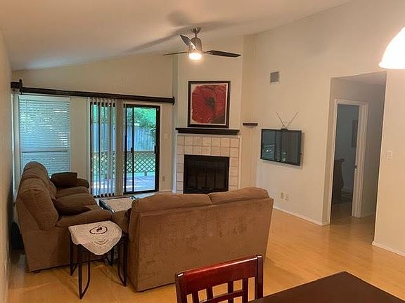 5th image of 800 Primrose Ln