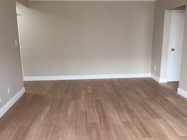 1817 Victoria Park Ave — Photo 5