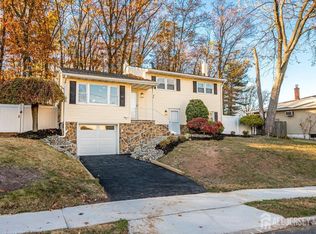 4 Adelphi Ct, Edison, NJ 08837