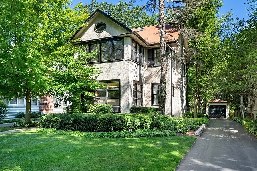 525 Sunset Rd photo 1