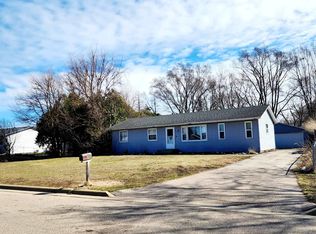 8519 Scott Ln, Machesney Park, IL 61115