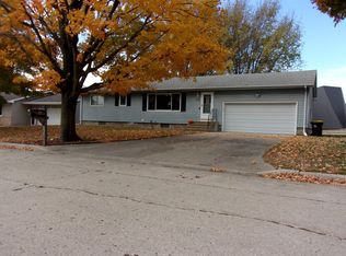 1128 Chestnut St, Fairmont, MN 56031