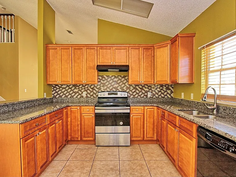 4335 Creekside Blvd — Photo 4