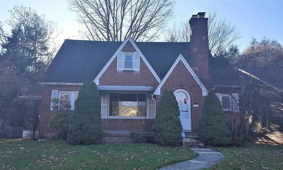 1st image of 914 Woodlawn Ave