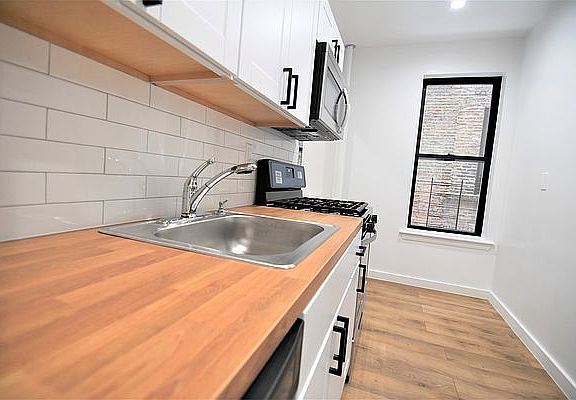 3rd image of 527 W 160th St APT 1C