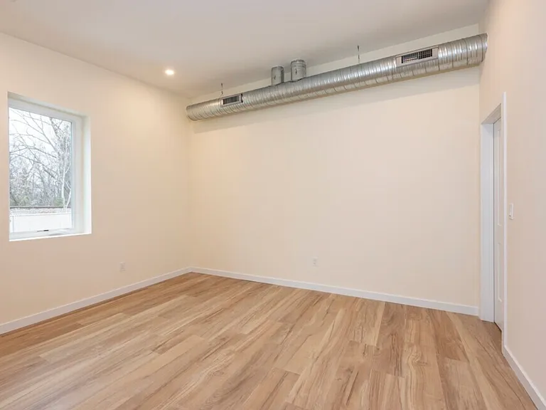 141 Bridge Street Apartments — Photo 8