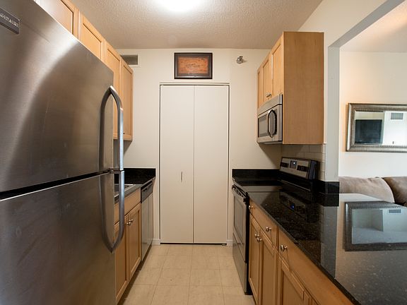 5th image of 400 N La Salle Dr APT 3806