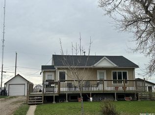 102 9th Ave SE, Weyburn, SK S4H1Z7