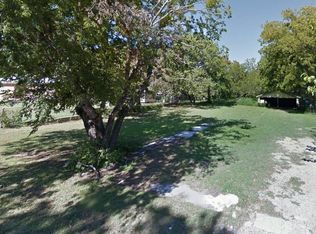 305 W Ross Ave, De Leon, TX 76444
