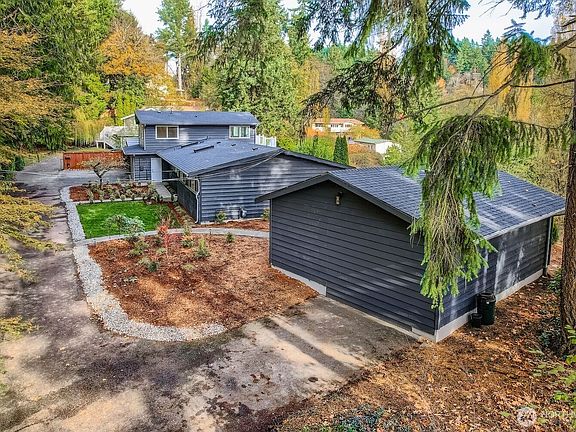 4th image of 3320 NE 200th Court