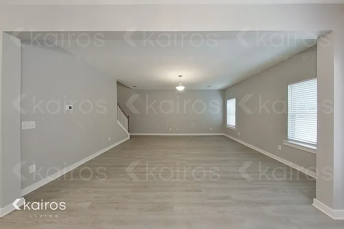 4 bed, 2.5 bath, 2160 sqft, $2,045 — Photo 4