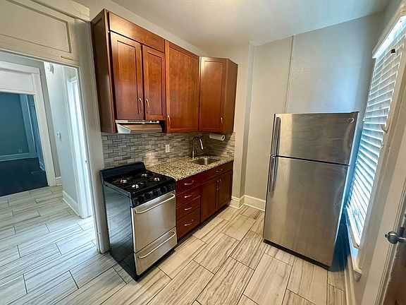 4th image of 122 S Broadway #124-B