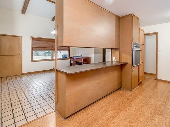 5th image of 518 N Illinois Ave