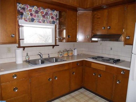 4th image of 28 Vaux Ln