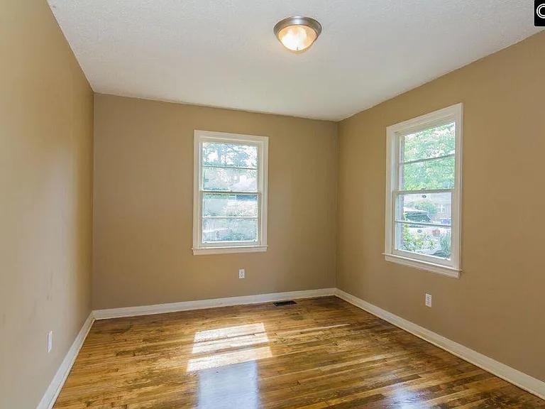 1011 S Kilbourne Rd — Photo 8