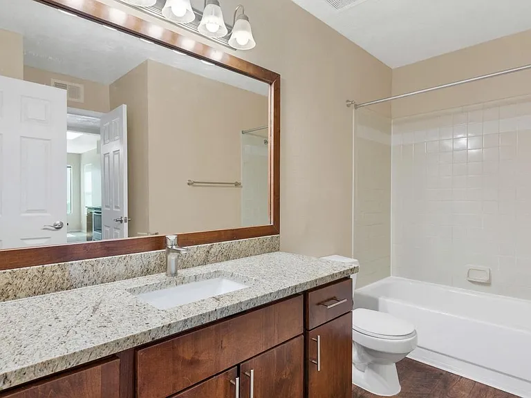 Full Bathrooms