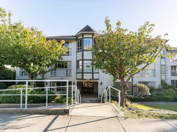 15130 Roper Ave #204, White Rock, BC V4B 2E7