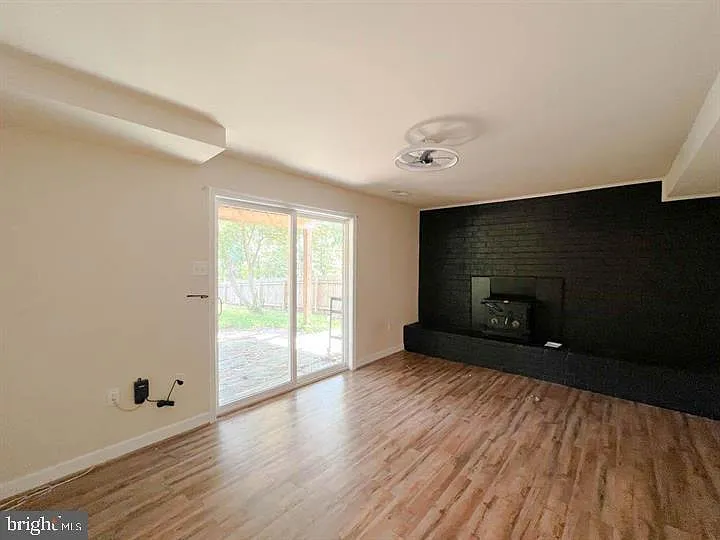 433 Deerwood Dr — Photo 15