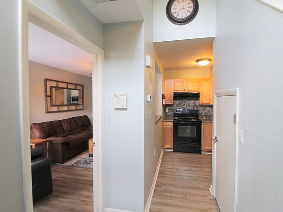 2nd image of 1462 Bradley Dr #4B-2Ba