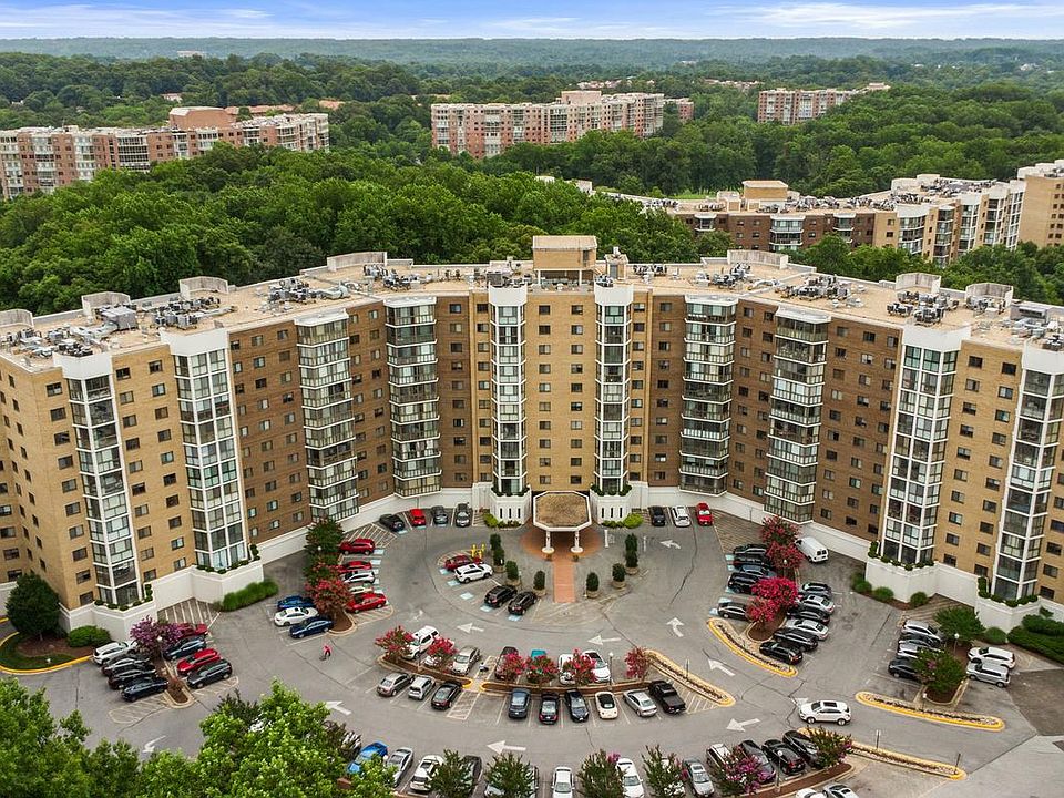 1st image of 15100 Interlachen Dr Unit 4-117