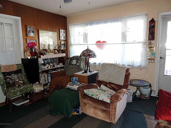 5th image of 968 McGuire Dr
