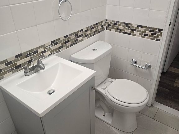 3rd image of 300 Westfield Ave E #2