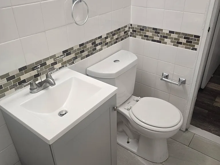 300 Westfield Ave E #2 — Photo 11