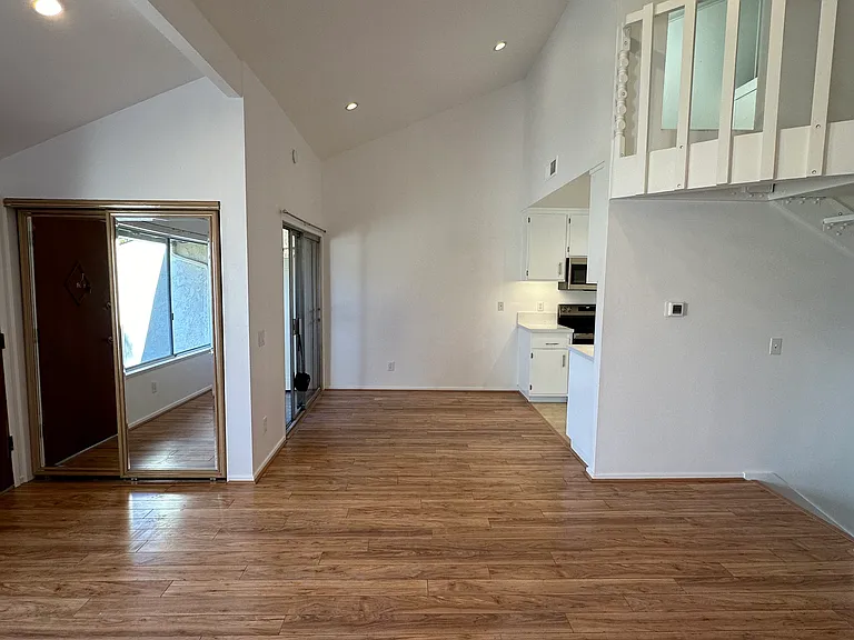 1436 Ramona Dr — Photo 3