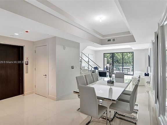 4th image of 3030 N Ocean Blvd #S103