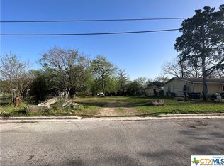 219 Lamar St, Luling, TX 78648