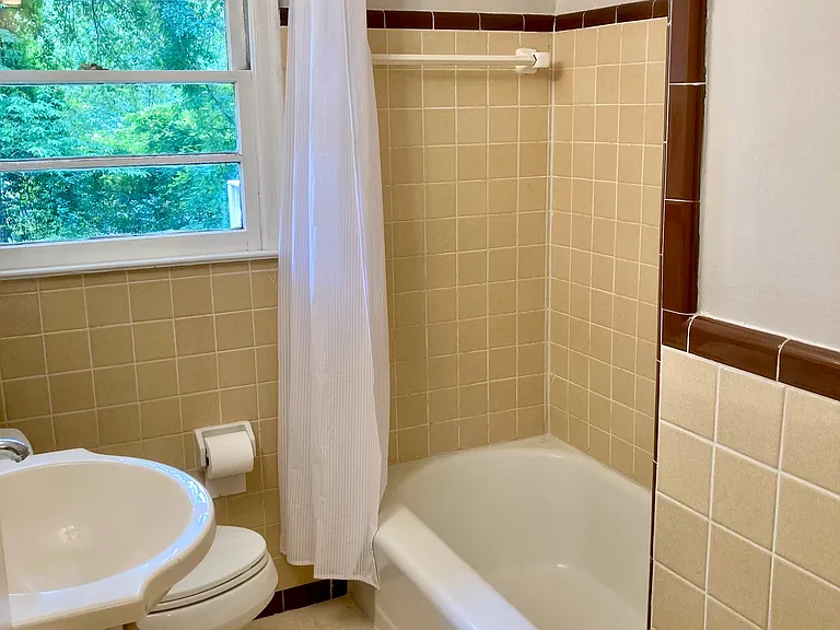1490 N Druid Hills Rd NE — Photo 14