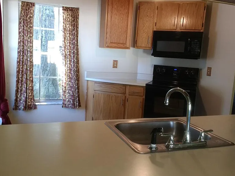 3721 Farnham Ct — Photo 5