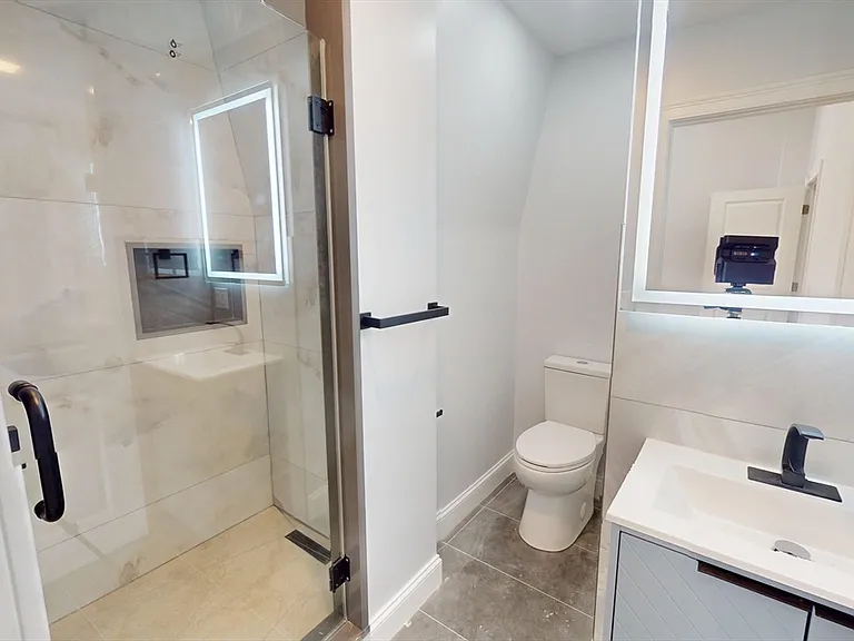 14 King St #3 — Photo 9