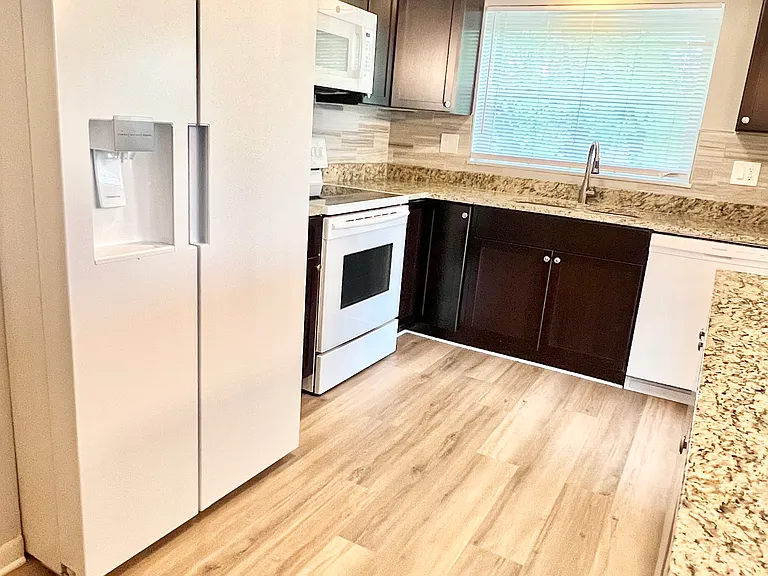 2385 Van Leunen Dr #3 — Photo 6