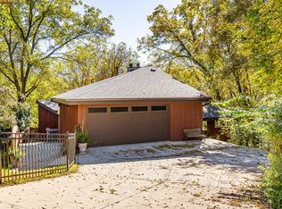4702 Dover Dr, Ames, IA 50014