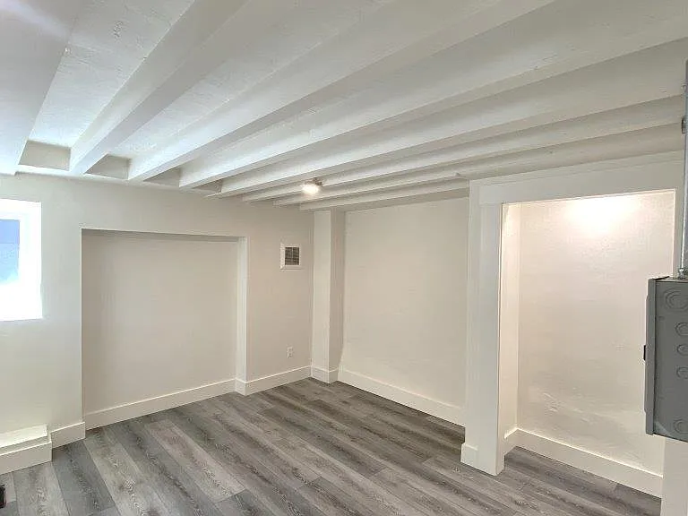 2312-14 Ellsworth Street — Photo 31