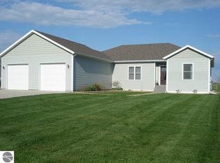 2045 Amber Ln, Mt Pleasant, MI 48858