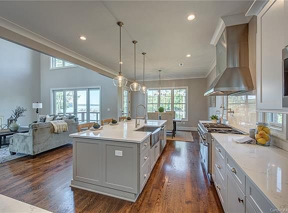 5th image of 6048 Headlands Ct
