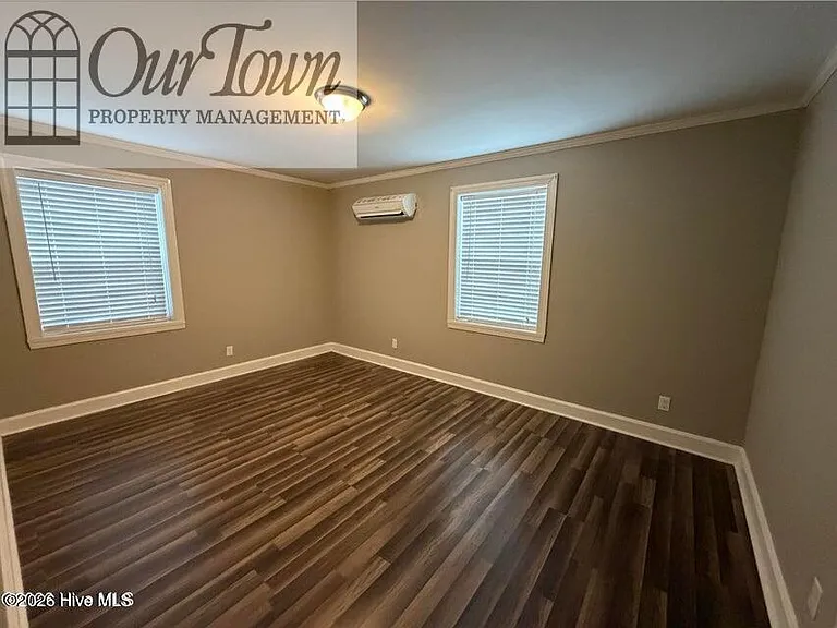 1711 Meadowbrook Ln W — Photo 12