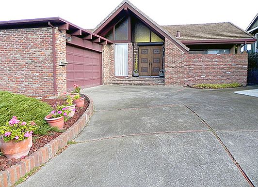 1st image of 512 Whitecliff Dr