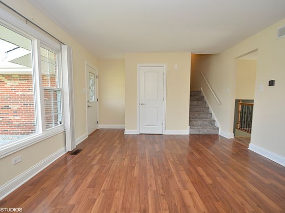 5th image of 8121 Meadow Ln