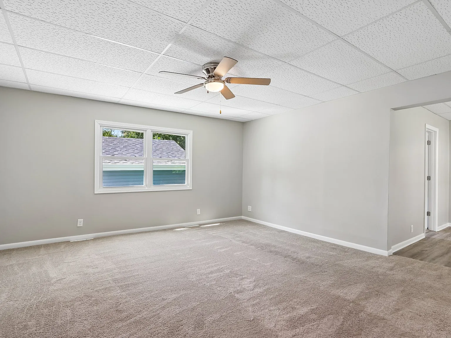 2107 Haegele Drive - Lower — Photo 2