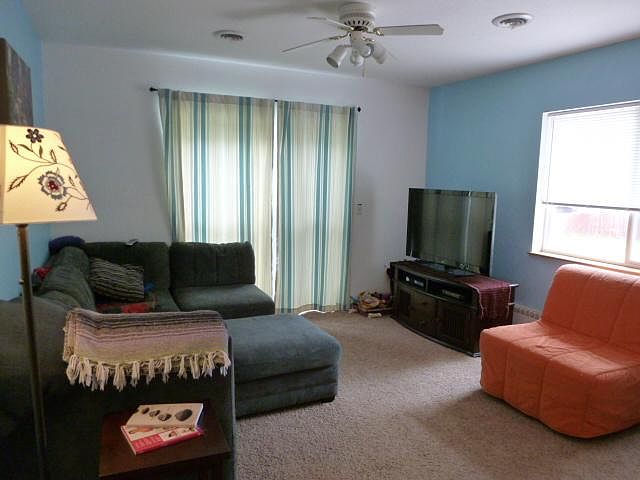 2nd image of 606 Ravine St #2