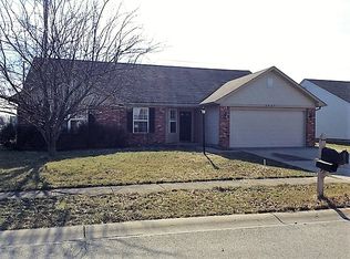 9887 Commonwealth Dr, Fishers, IN 46038